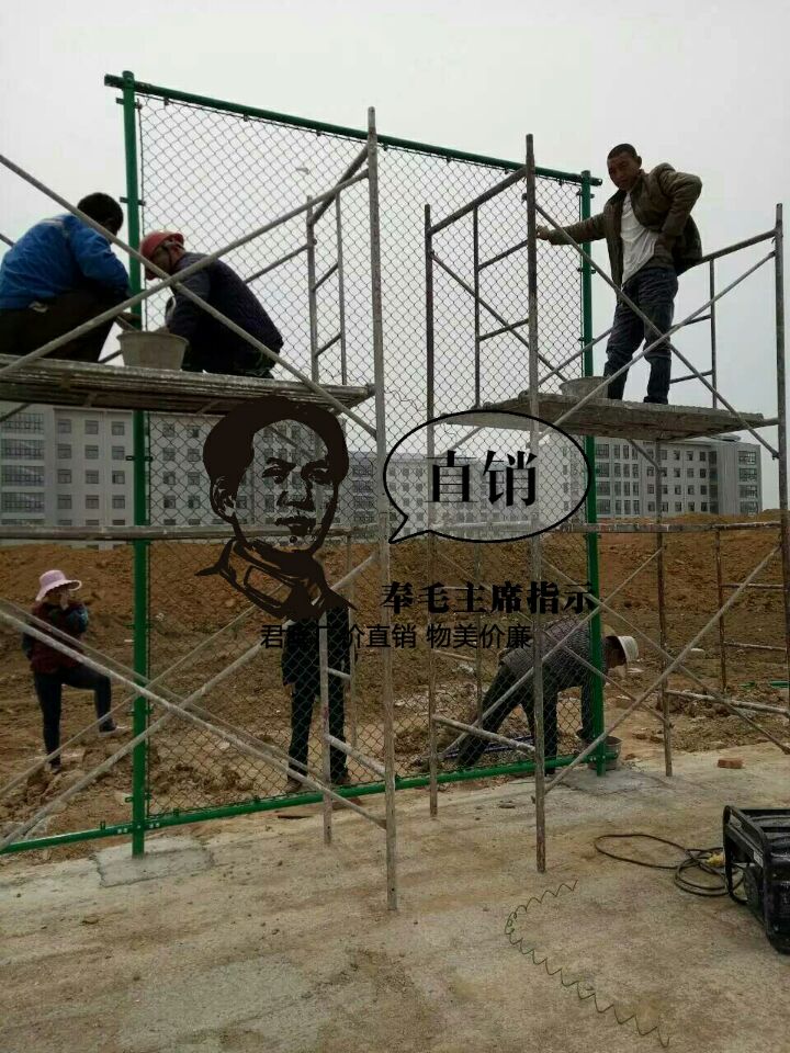 北京昌平二中1500平米學(xué)校圍網(wǎng)按裝過程 北京昌平二中1500平米學(xué)校圍網(wǎng)按裝過程