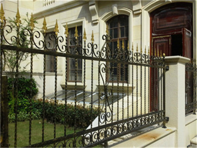 歐式鋅鋼護(hù)欄圖片2 歐式鋅鋼護(hù)欄圖片2
