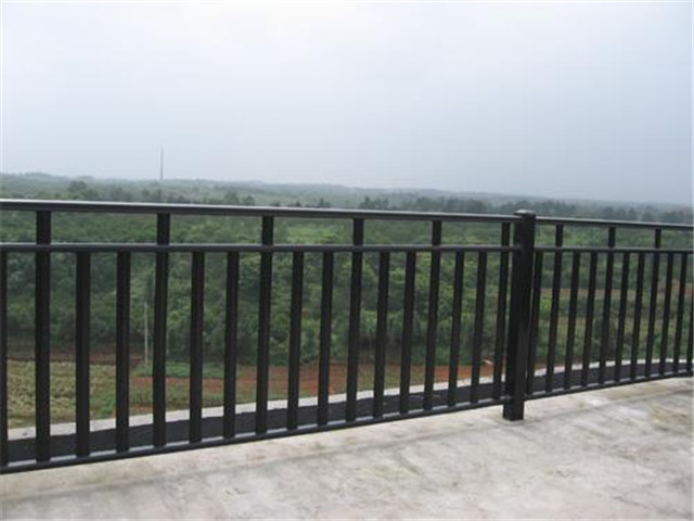 鋅鋼陽臺護(hù)欄