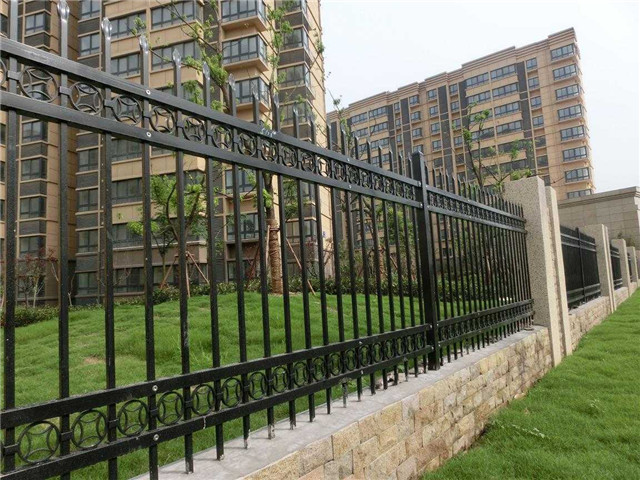 鐵藝護(hù)欄網(wǎng)圖片1 鐵藝護(hù)欄網(wǎng)圖片1
