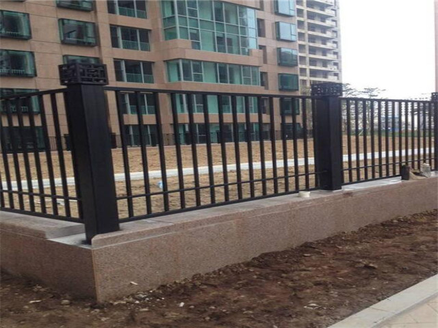 小區(qū)鋅鋼護(hù)欄圖片2 小區(qū)鋅鋼護(hù)欄圖片2